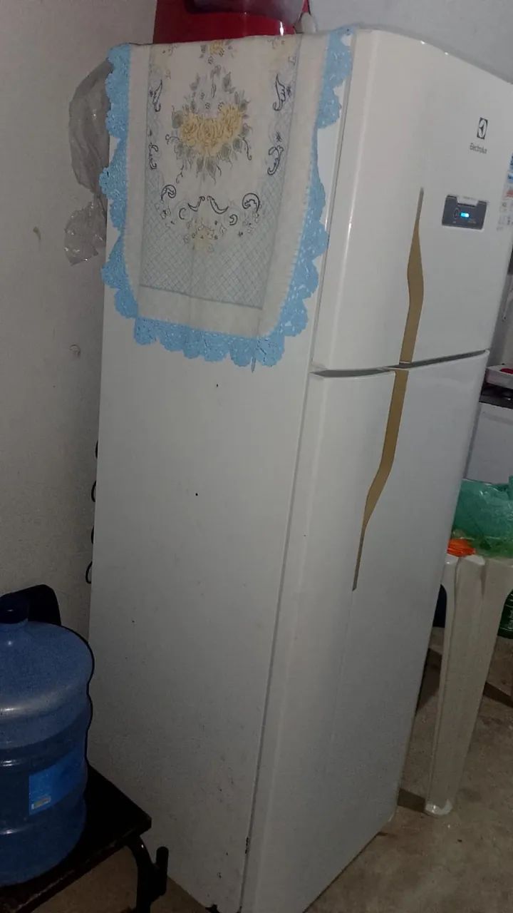 Geladeira Branca Eletrolux
