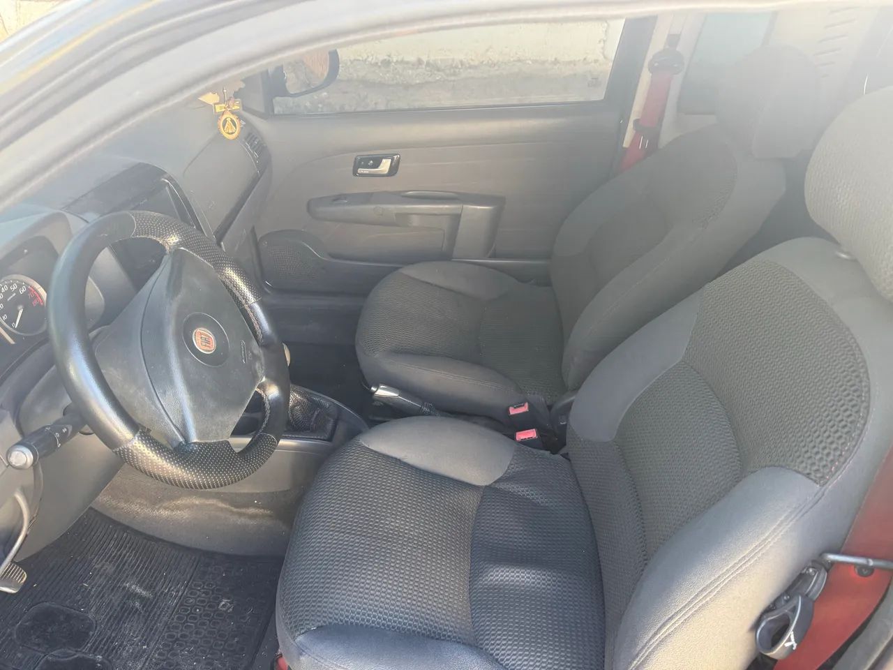 Fiat Strada Sporting 1.8 Flex 16V CE 2011 - Foto 2