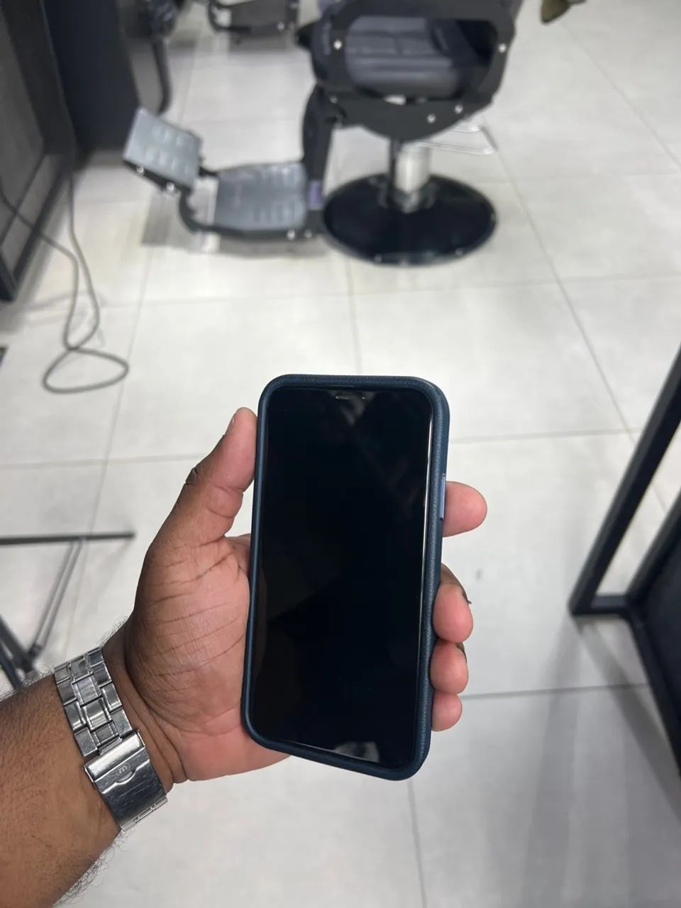 700
