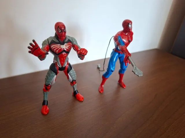 2 bonecos Homem-Aranha Marvel 1994 e 1996 - Foto 2