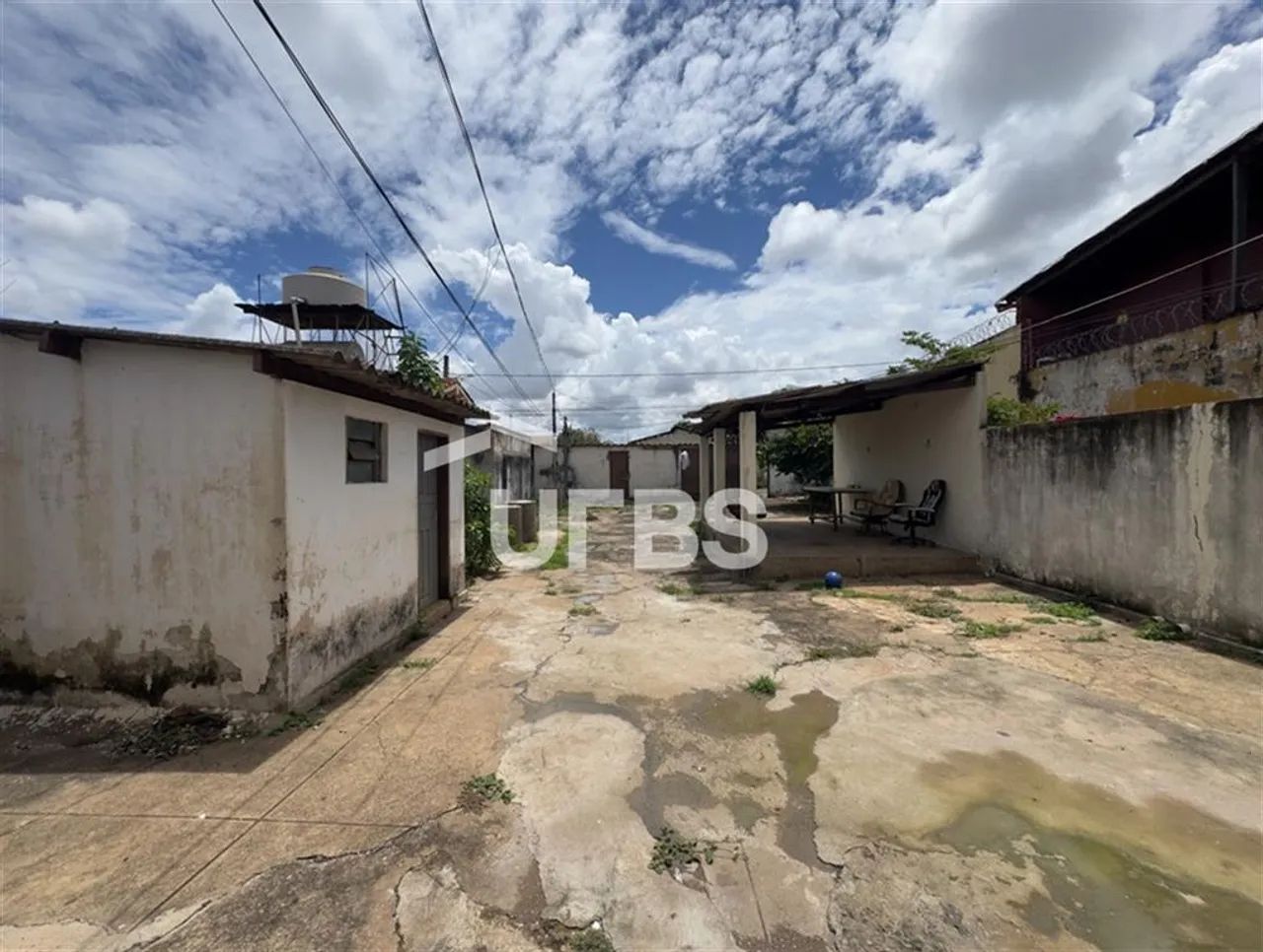 Casa de Rua - Imóvel Comercial 3 quartos, sendo 1 suíte - Foto 2