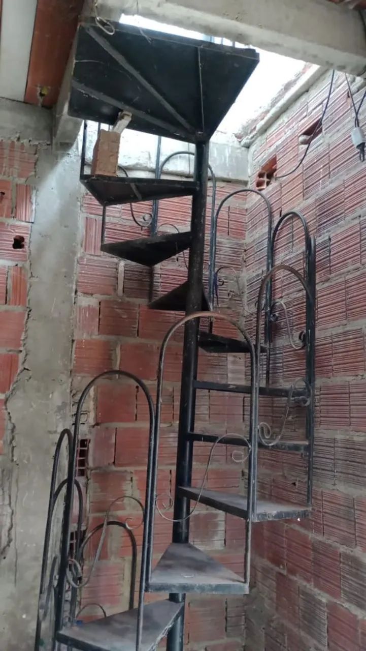 Escada espiral de ferro 