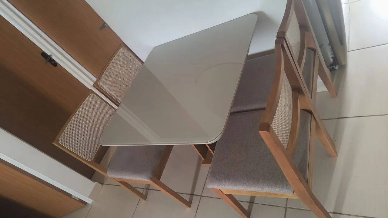 Mesa com tampo de vidro  - Foto 3