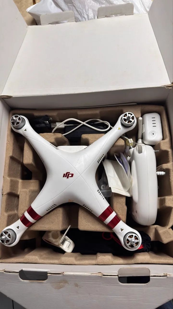 DJI Phantom 3 standard - Sem bateria. 
