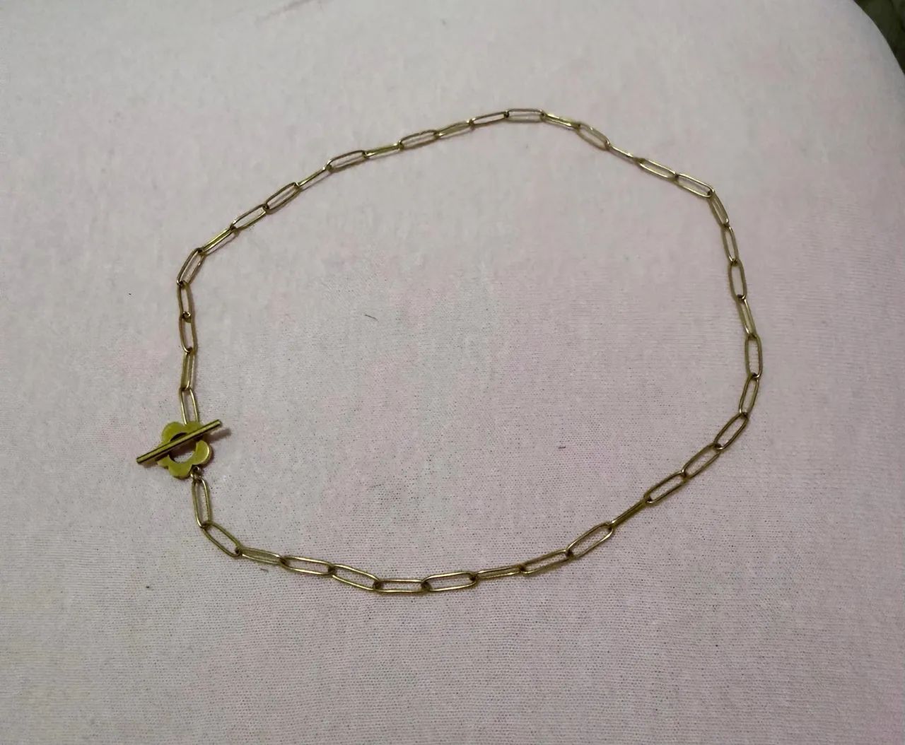 Colar /cordão de aço dourado. 