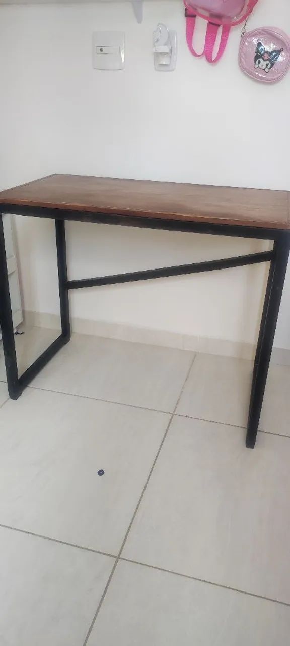Mesa Madeira estilo industrial 