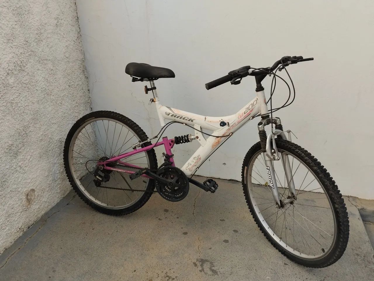 Bicicleta aro 26 com marcha