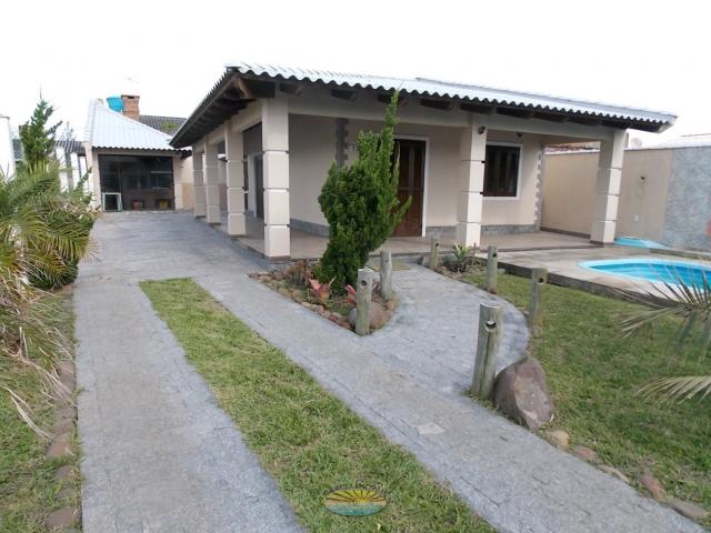 Boa casa 3dormítorios, 3banheiros c/ piscina