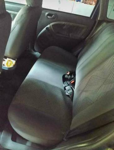Ford Fiesta 1.6 - Foto 5