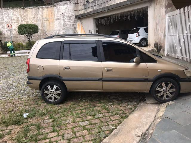 Zafira 2006 7 lugares dourada REC. Sinistro