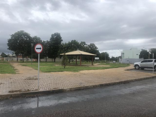 Vendo lote de esquina na 505 sul, aceito camionete como pagamento - Foto 2