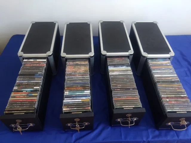 Coleção de CDs e DVDs