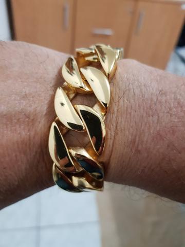 Bracelete ostentacao super top (aço inox foleado a ouro de exelente qualidade) - Foto 5