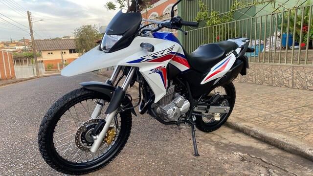 VENDA MOTO HONDA XRE 20.990.00