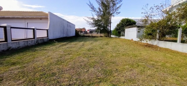 Terreno à venda, Praia Paraíso, Torres, RS. Aterrado, registrado e pronto para construir! 