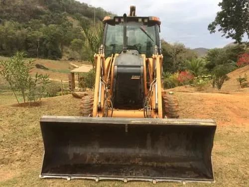 Retroescavadeira Case 580N 4x4 Cabinada 2015 - Foto 3
