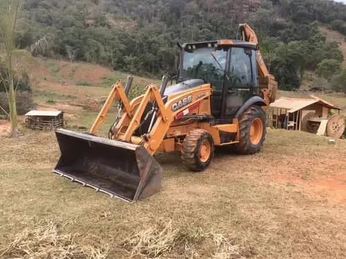 Retroescavadeira Case 580N 4x4 Cabinada 2015 - Foto 5