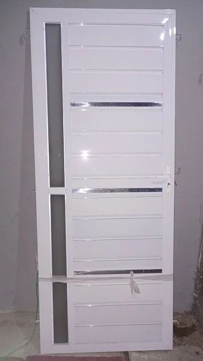 Porta de alumínio nova 