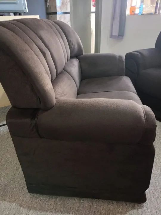 Sofá Marrom Suede com dois e três lugares. - Foto 5