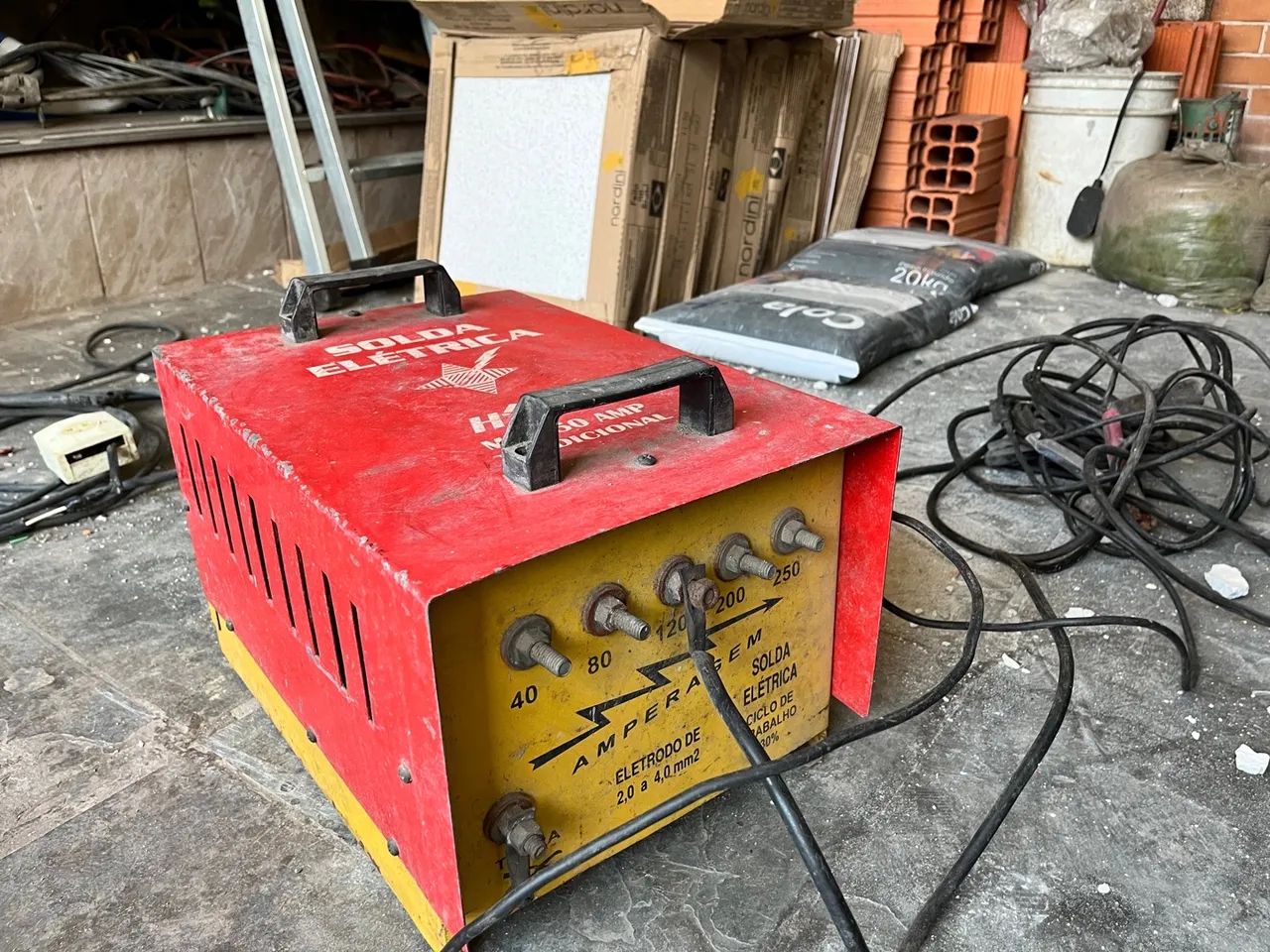 Furadeira de bancada, esmeril e Maquina de solda e Compressor de ar - Foto 6