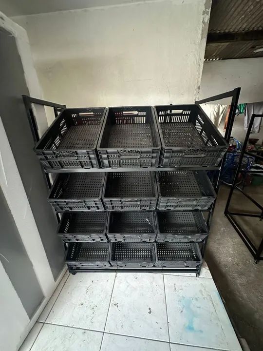 Estante de Metal para Mercado com Cestas Plásticas Fruteira 