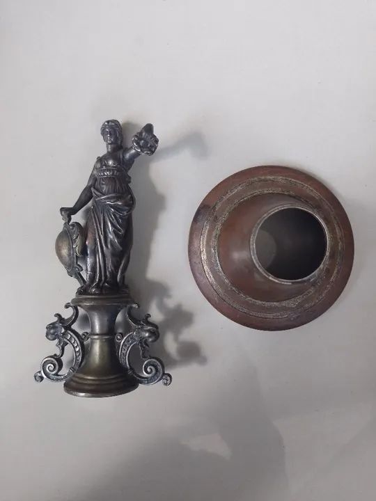 Antiga Figura em Metal - Decoração - Foto 3