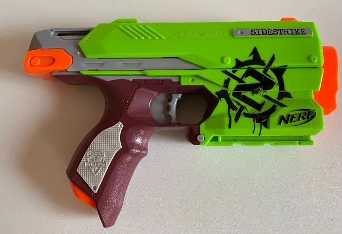 Lançador Nerf Zombie Strike Sidestrike 