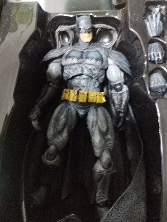 Boneco Batman Arkham City Play Arts Kai - Foto 2