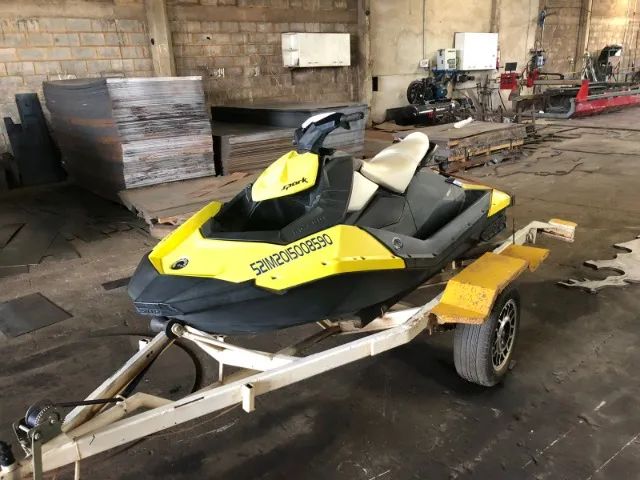Vende-se jet ski spark 2014 - Foto 2