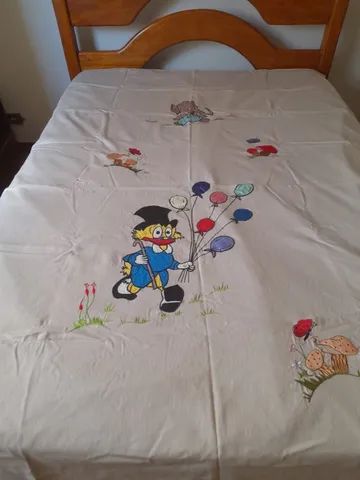 colcha de cama de solteiro bordada a mão antiga. - Foto 3