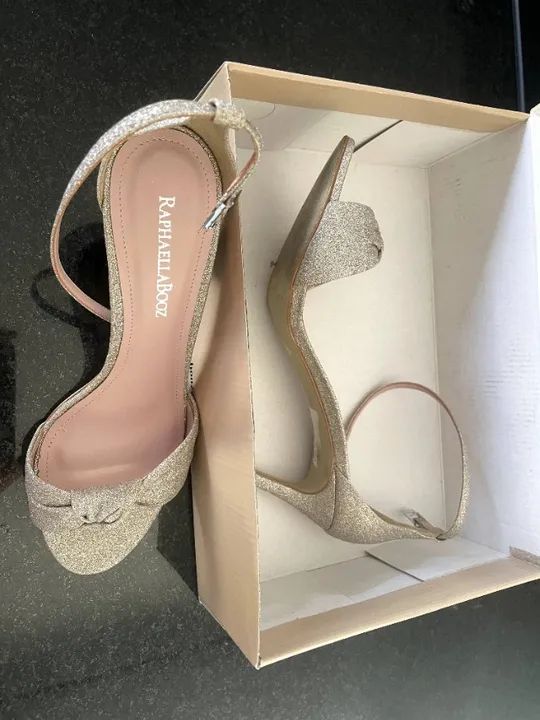 Sandália Raphaella Booz Semi Nova Prateada  - Foto 4