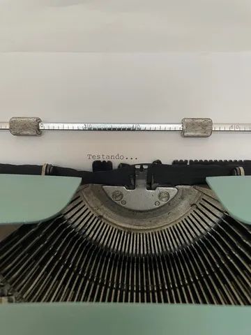 Máquina de escrever Olivetti Lettera 32 com capa - Foto 3