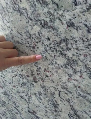 Piso de Granito Branco Esmeralda 