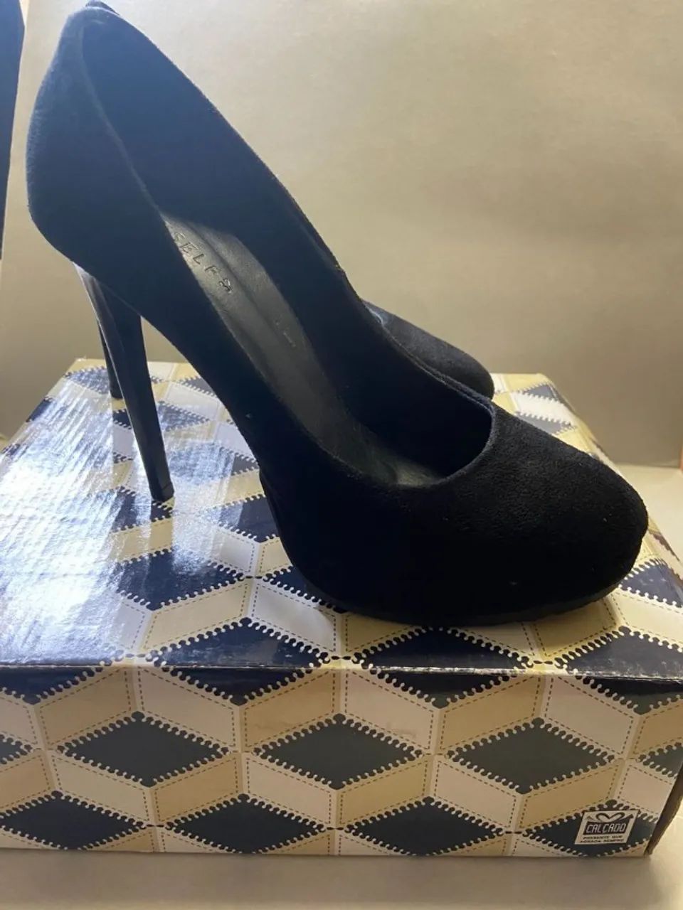 Sapato Bico Redondo Camurça Preto Nº 37