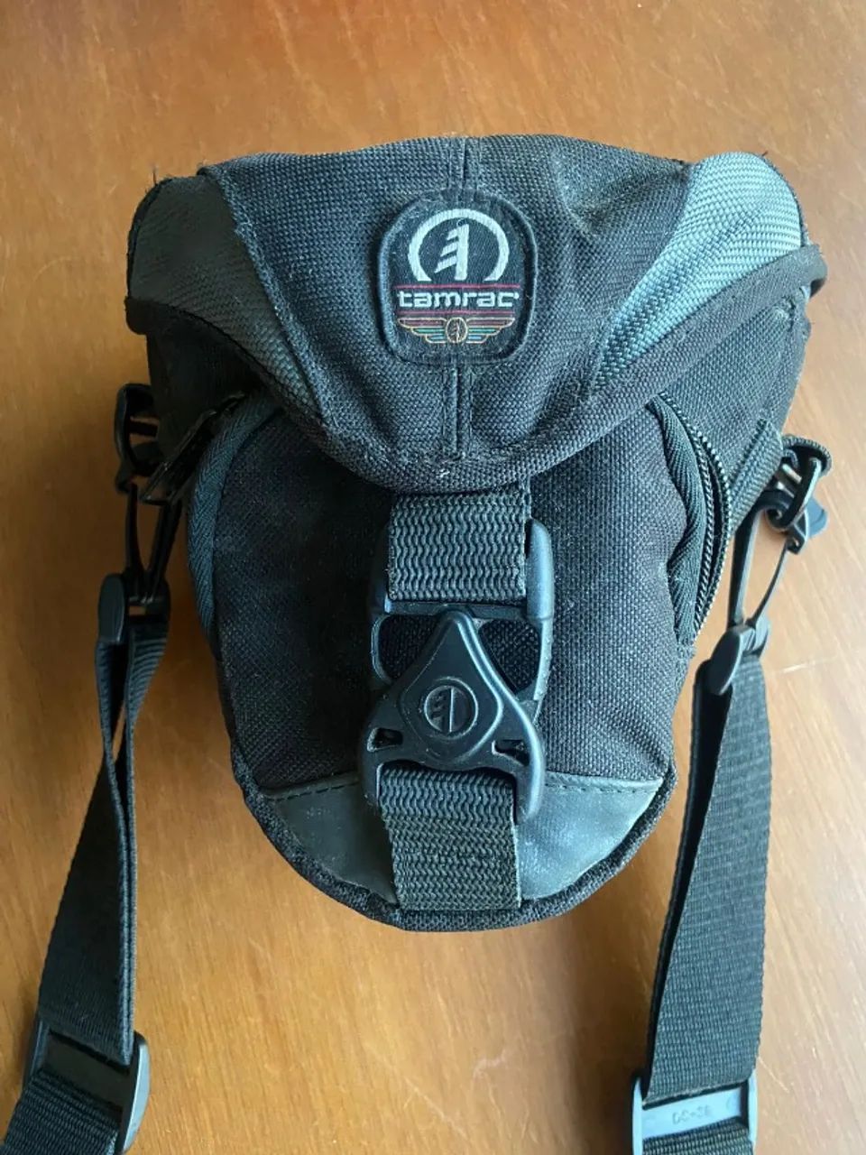 Camera Canon T3i -  Bateria e lentes originais, cartão de 32GB, case tamrac e kit limpeza - Foto 2