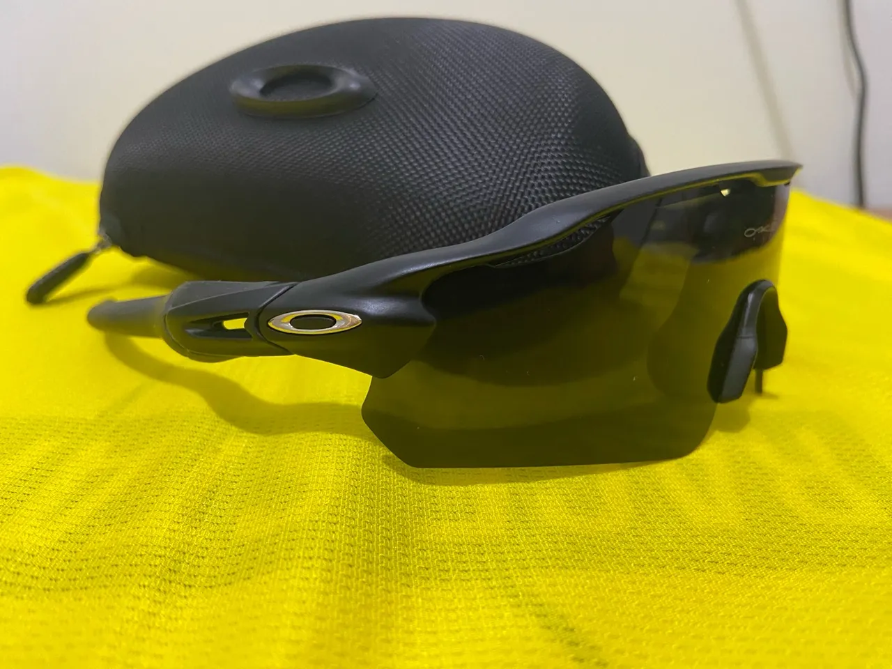 Óculos Oakley Radar. Primeira linha, novo!