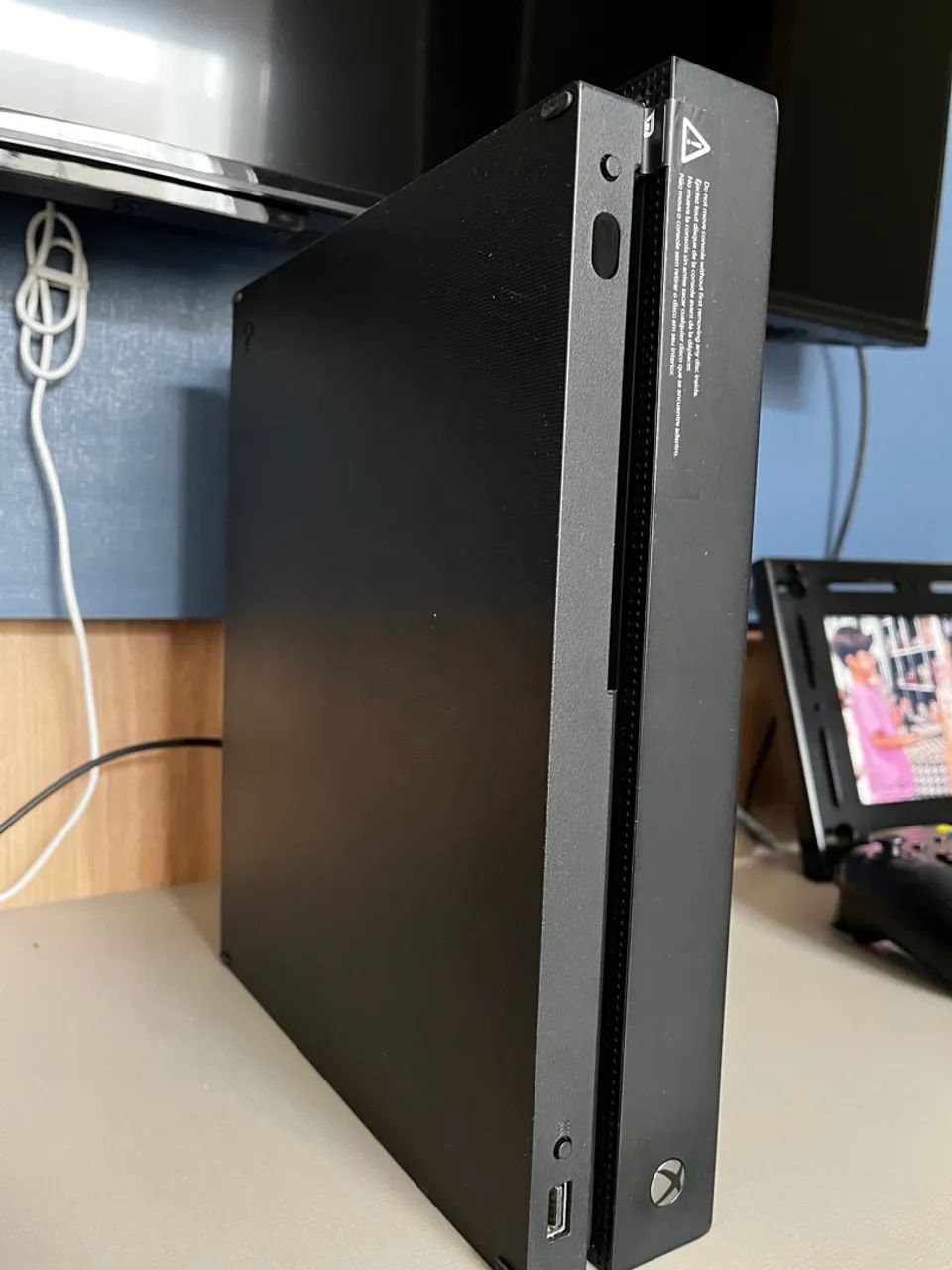 Xbox One X - 2 Controles - Foto 3