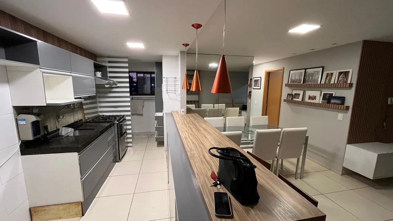 Aluga - se apartamento de 3 quartos sendo 2 suítes no Poço.