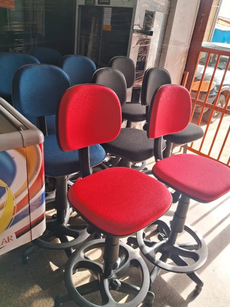 CADEIRAS CHECK OUT  NOVAS