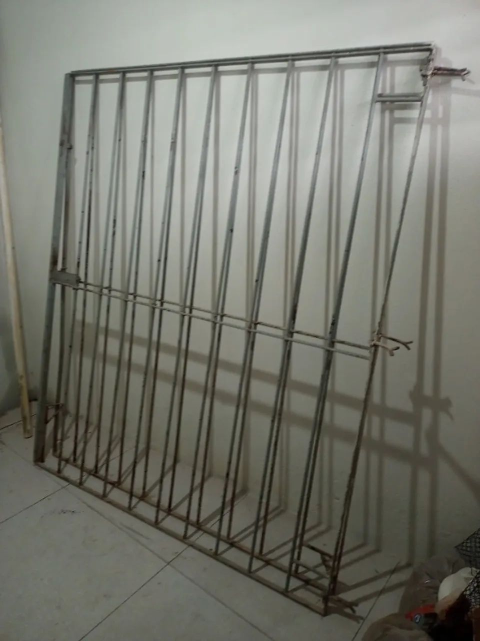 Dois portões em ferro64330444267651120