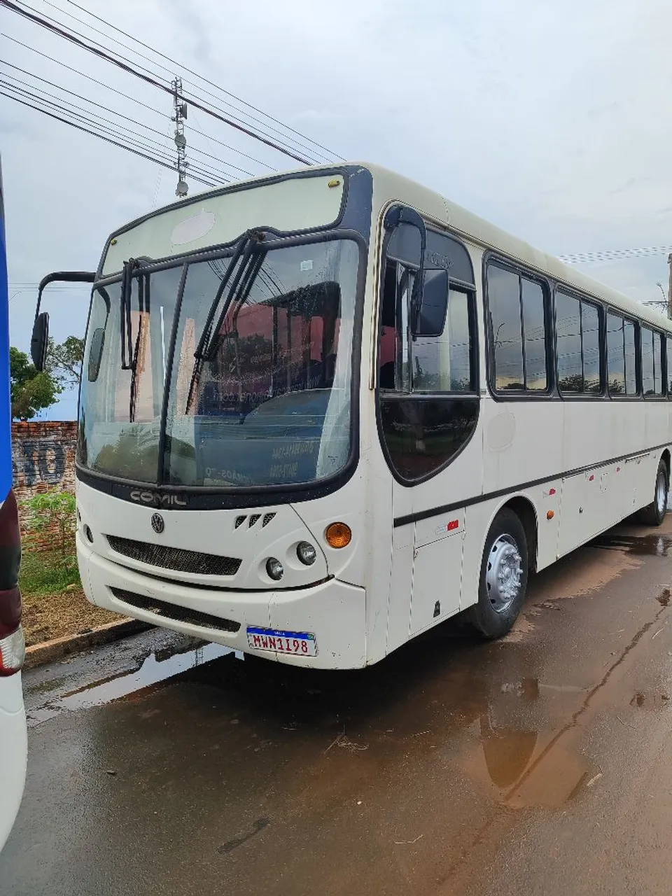 Semi rodoviário 2008 com bagageiros 80.000 mil