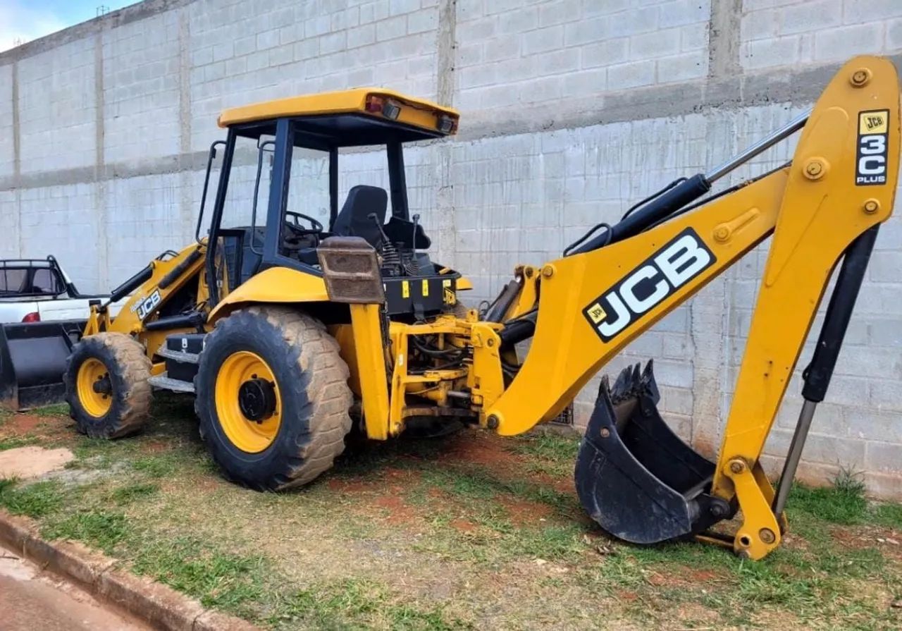 Retroescavadeira JCB 3c Oportunidade 