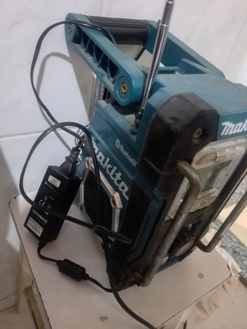 Caixa de som da makita em ótimo estado  - Foto 5