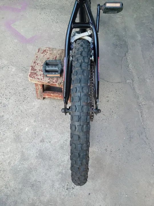 Bicicleta Infantil homem aranha seminova  - Foto 3
