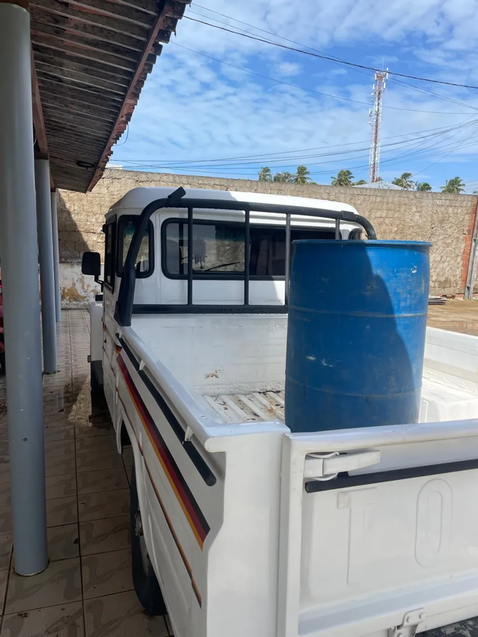 Vende-se Toyota bandeirante ano 2000 completa