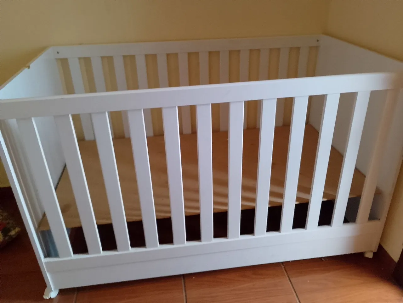 Berço branco em ótimo estado