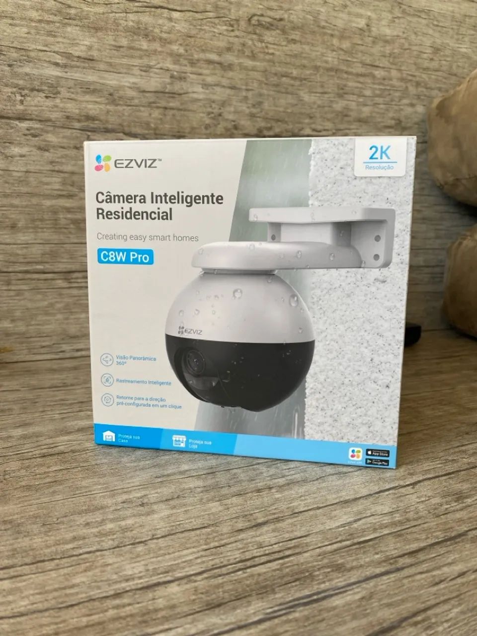 Câmera Inteligente EZVIZ C8W Pro 2K - Nova