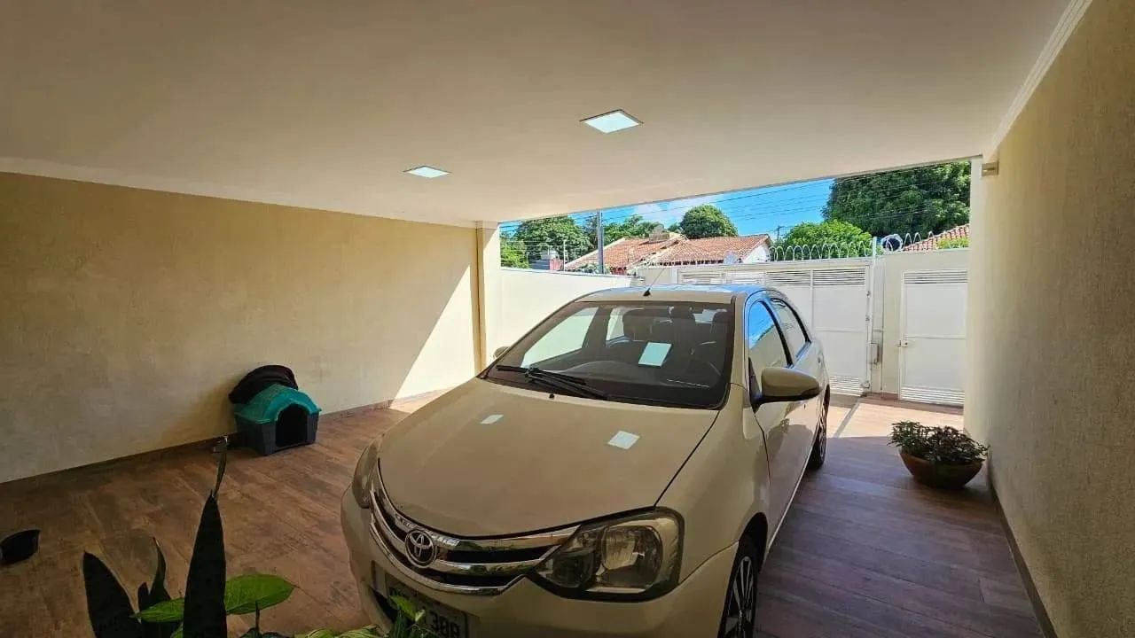 Casa térrea com 4 quartos toda reformada. - Foto 2