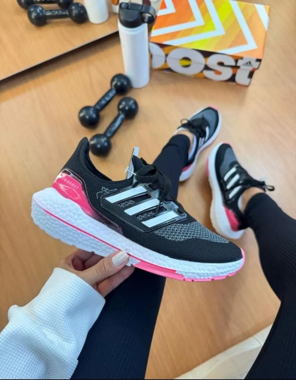 Tênis Adidas Ultraboost alta qualidade- unissex