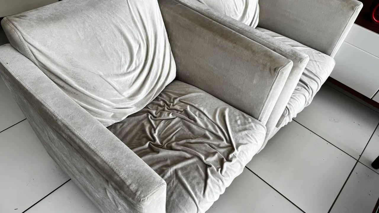 POLTRONAS COM PÉS EM AÇO - Foto 2